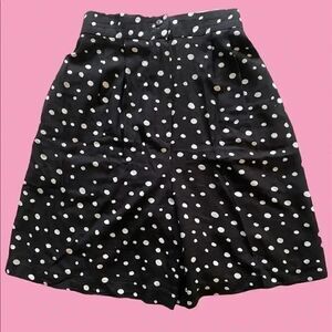 Fabulous Jaclyn Smith flowy shorts